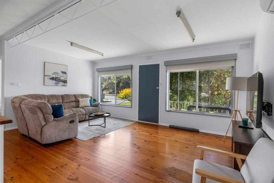 Cuttriss Coastal Nook House in Inverloch
