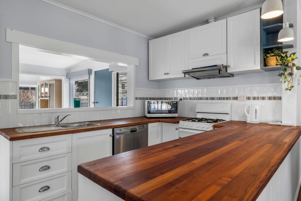Cuttriss Coastal Nook House in Inverloch