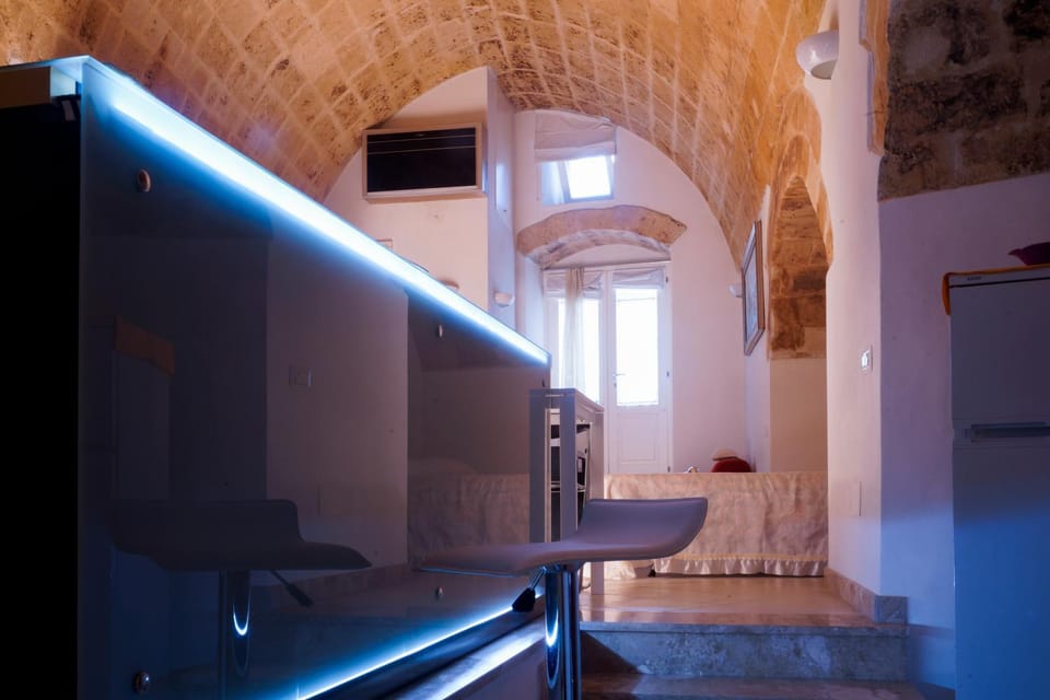 Day, Kitchen or kitchenette, Photo of the whole room, Decorative detail