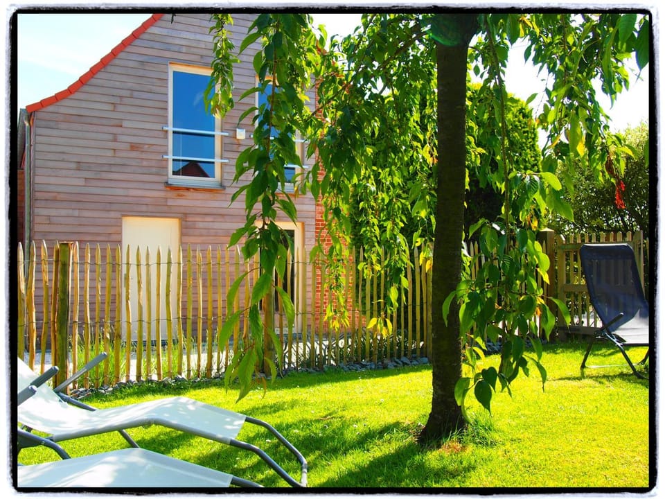 Property building, Garden