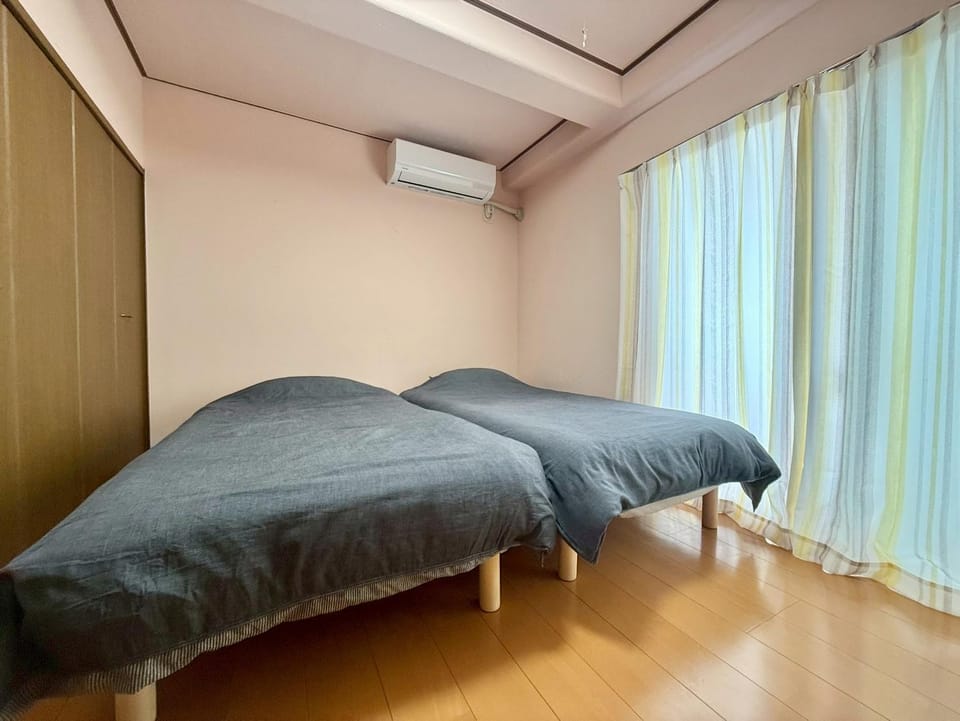 Bed, Bedroom, air conditioner