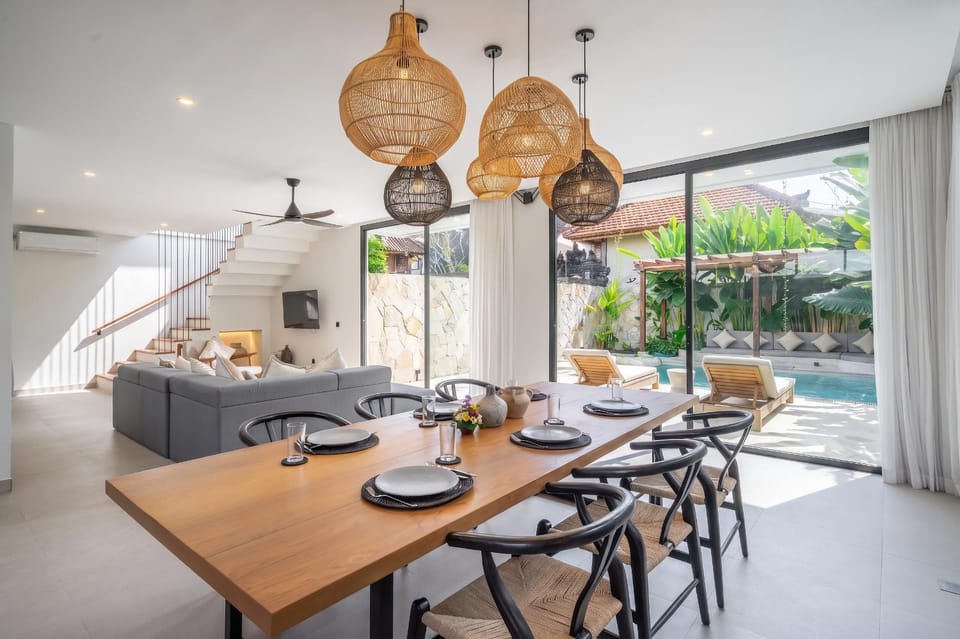 Living room, Dining area, Pool view