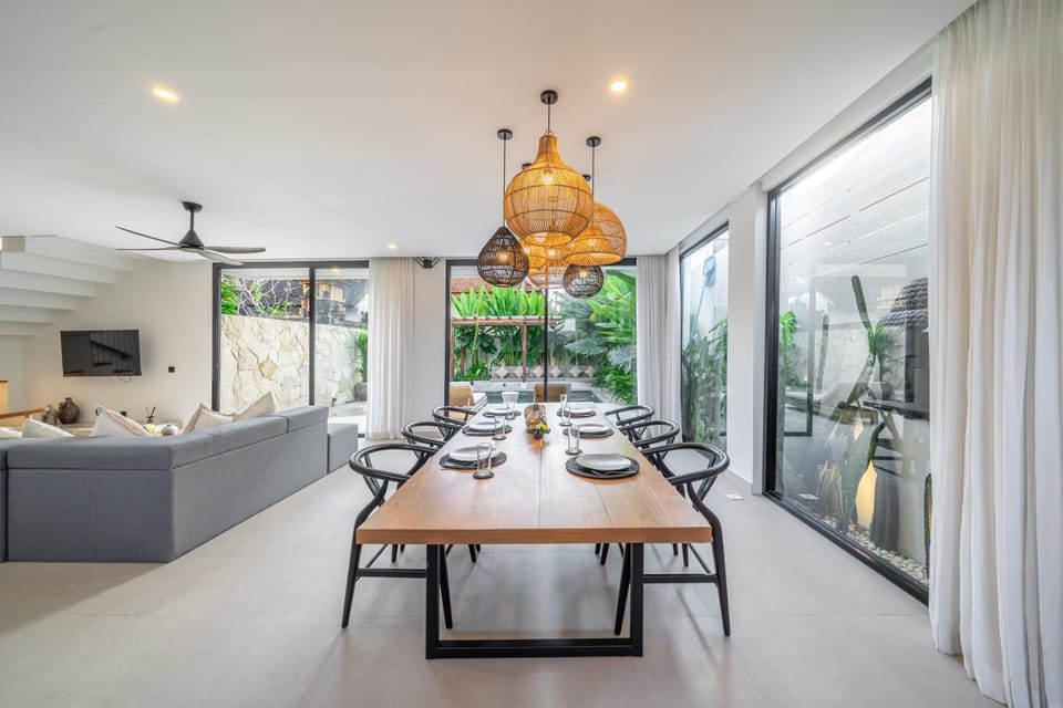 Seating area, Dining area