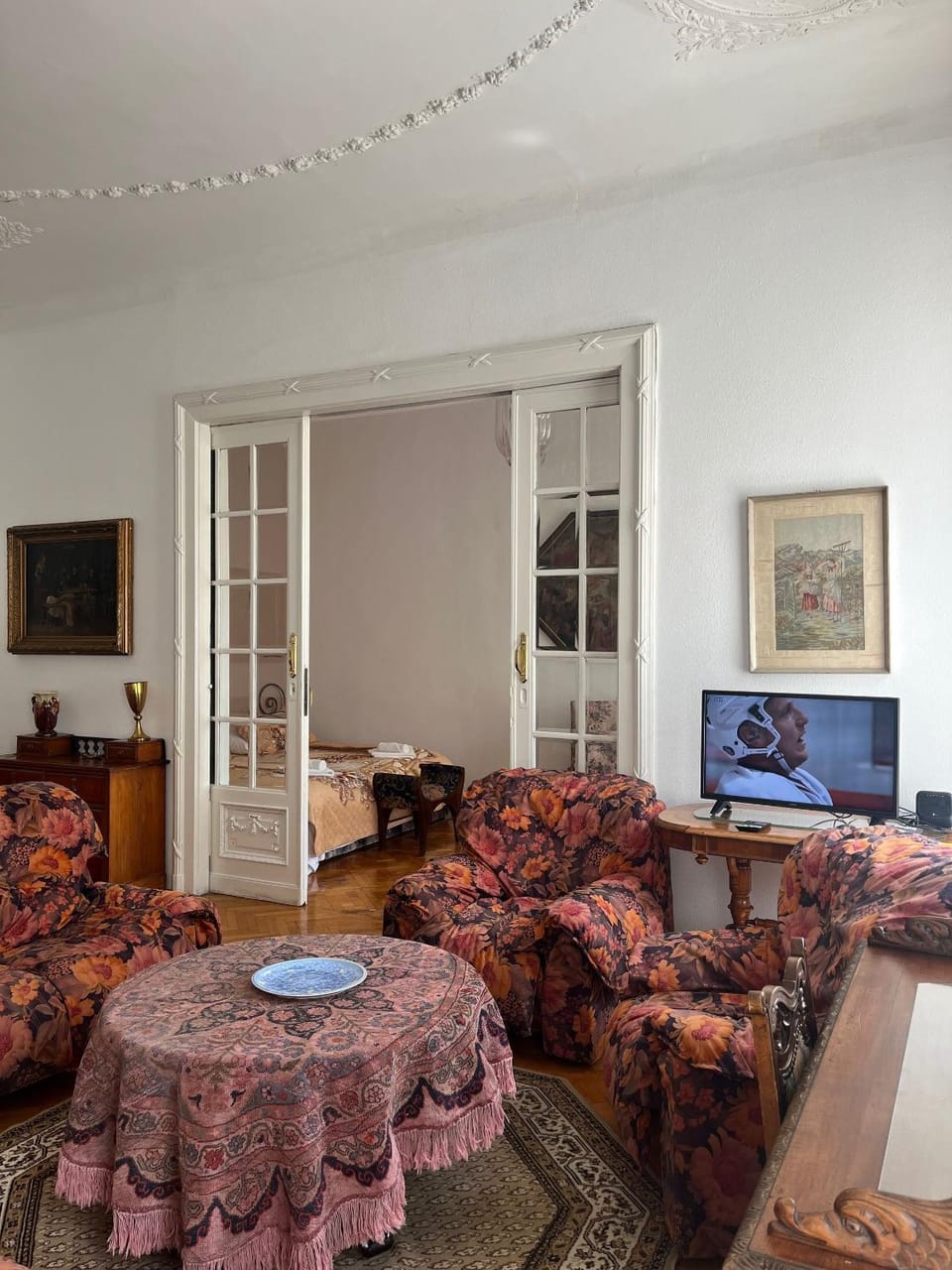 TV and multimedia, Living room, Seating area