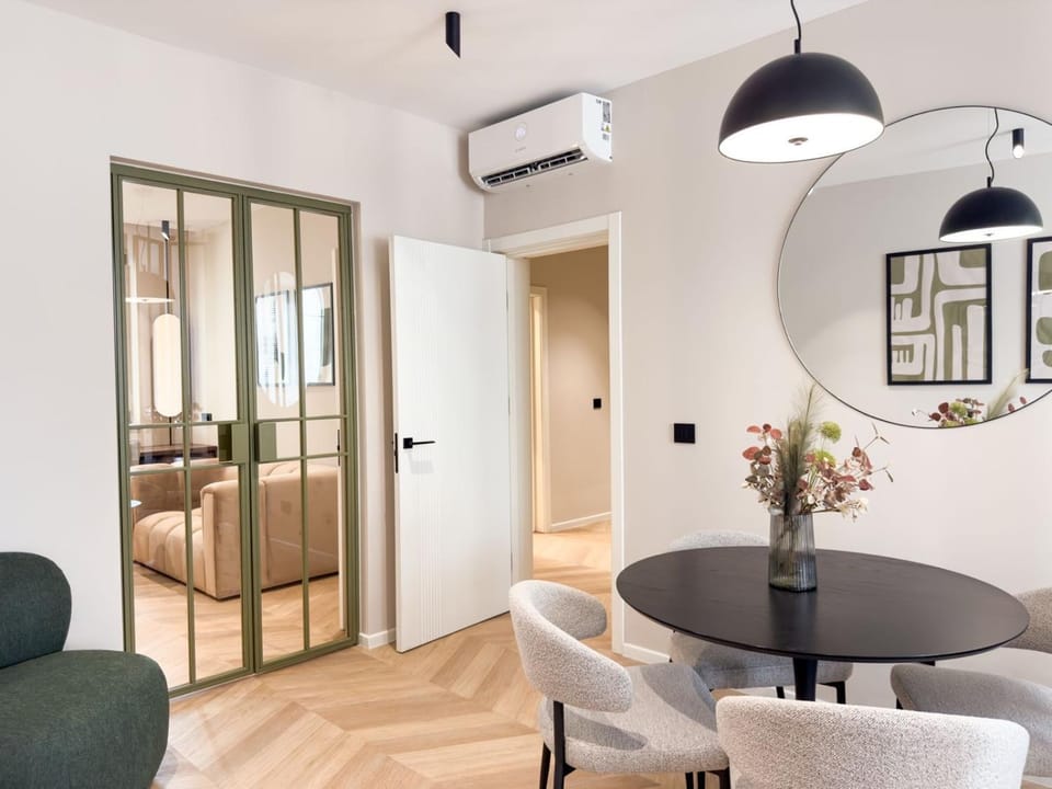 Living room, Dining area, air conditioner