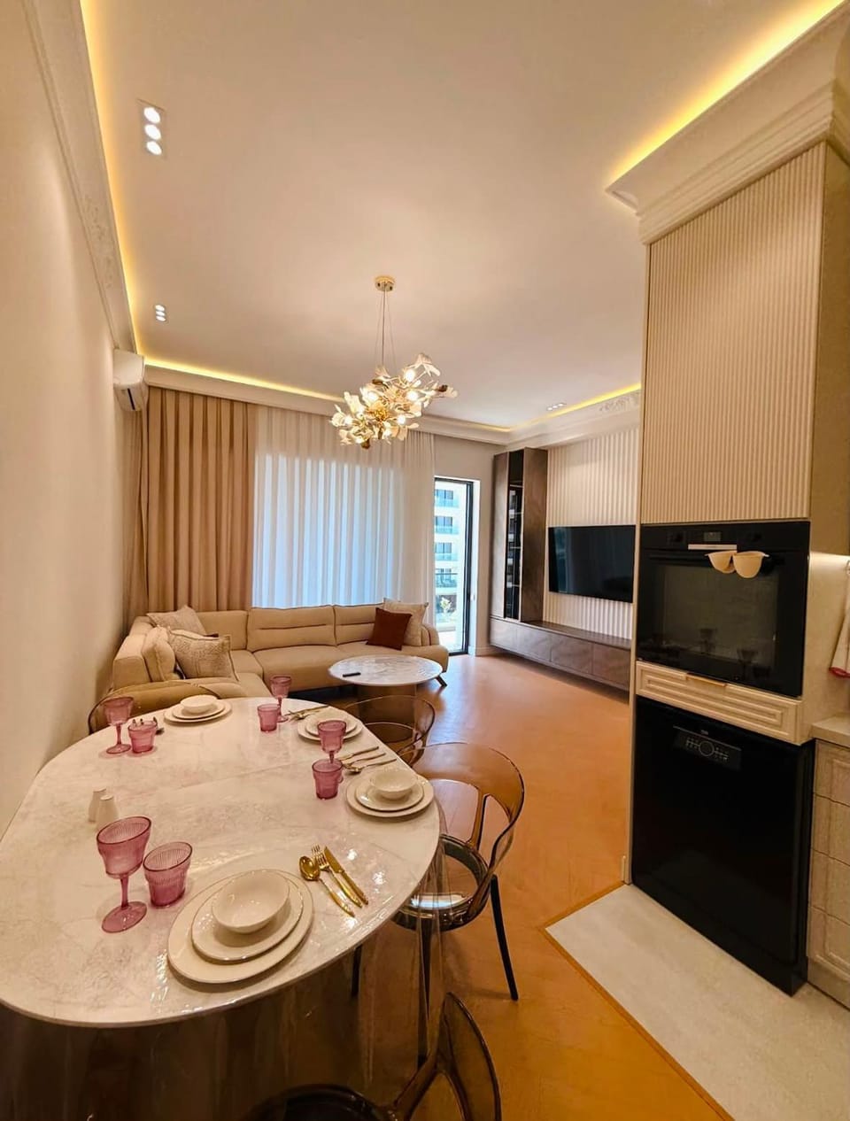 TV and multimedia, Living room, Dining area