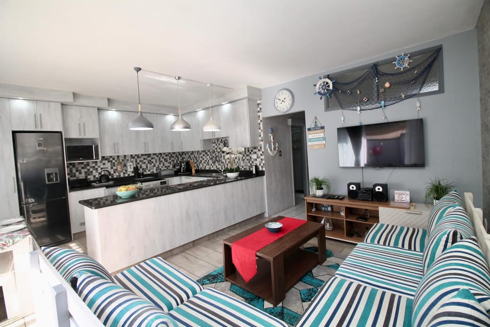 Kitchen or kitchenette, Living room, Seating area