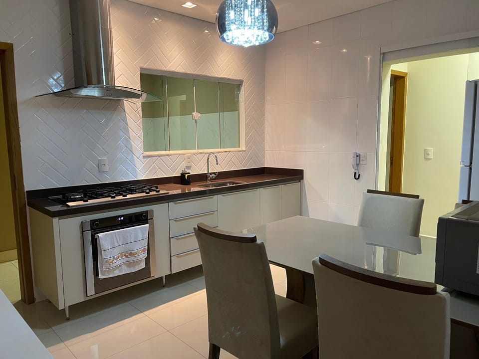 Kitchen or kitchenette, Seating area, Dining area, stove