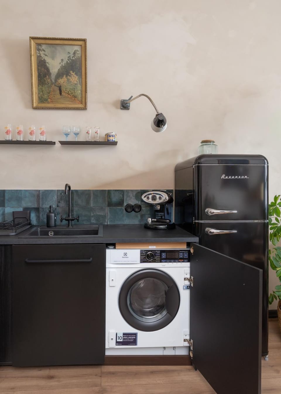 Kitchen or kitchenette, stove, washing machine