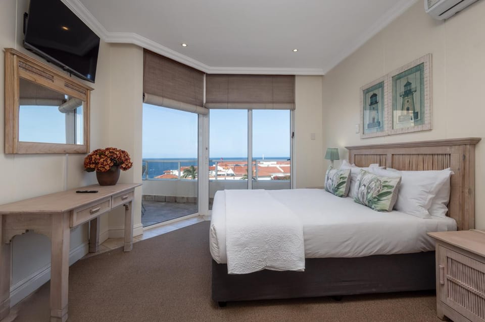 TV and multimedia, Bedroom, Sea view