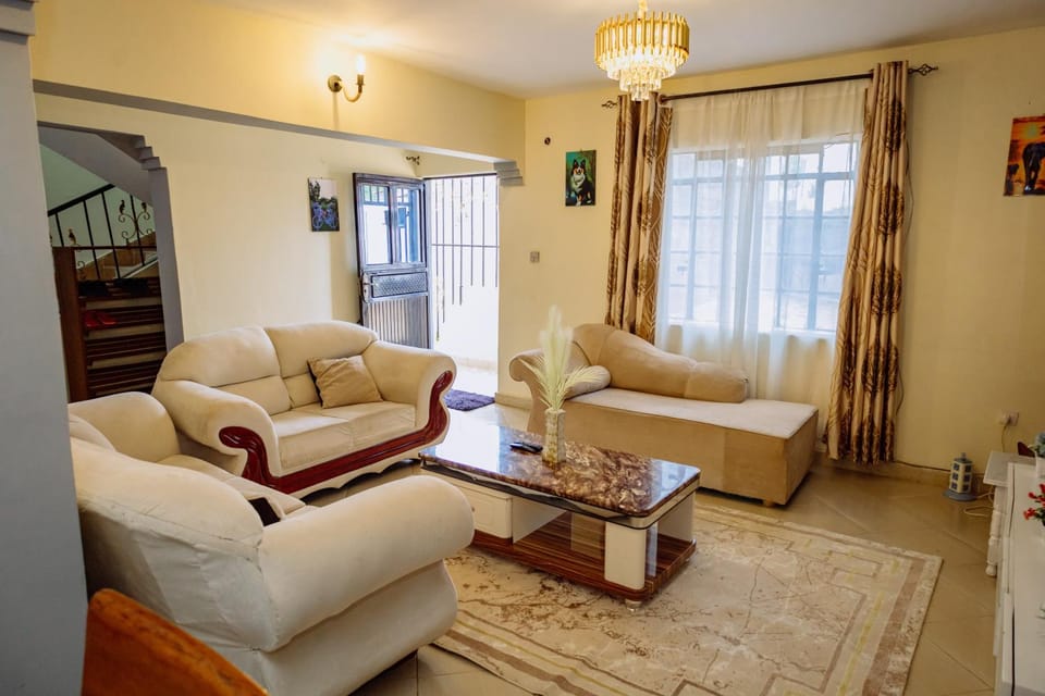 Great Hornbill Holiday Home House in Kenya