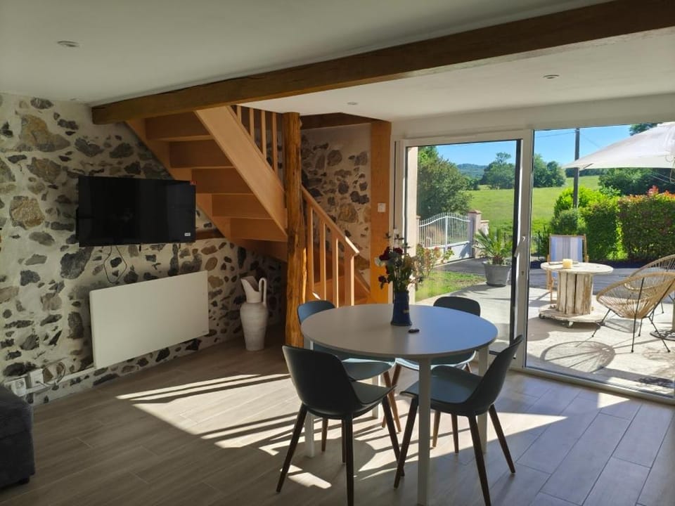 La Grange Fleurie House in Occitanie