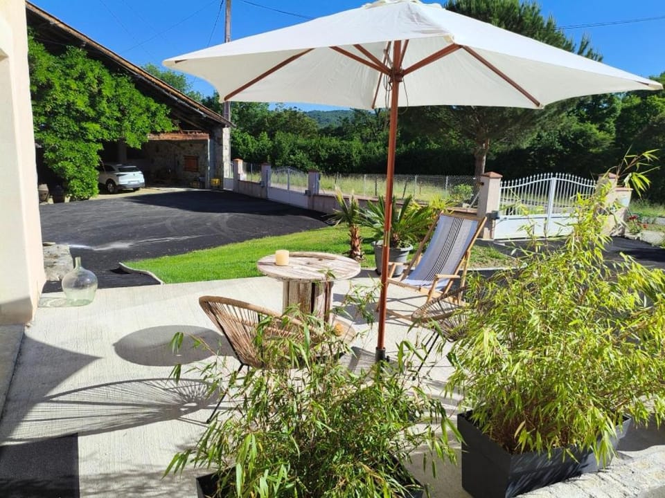La Grange Fleurie House in Occitanie