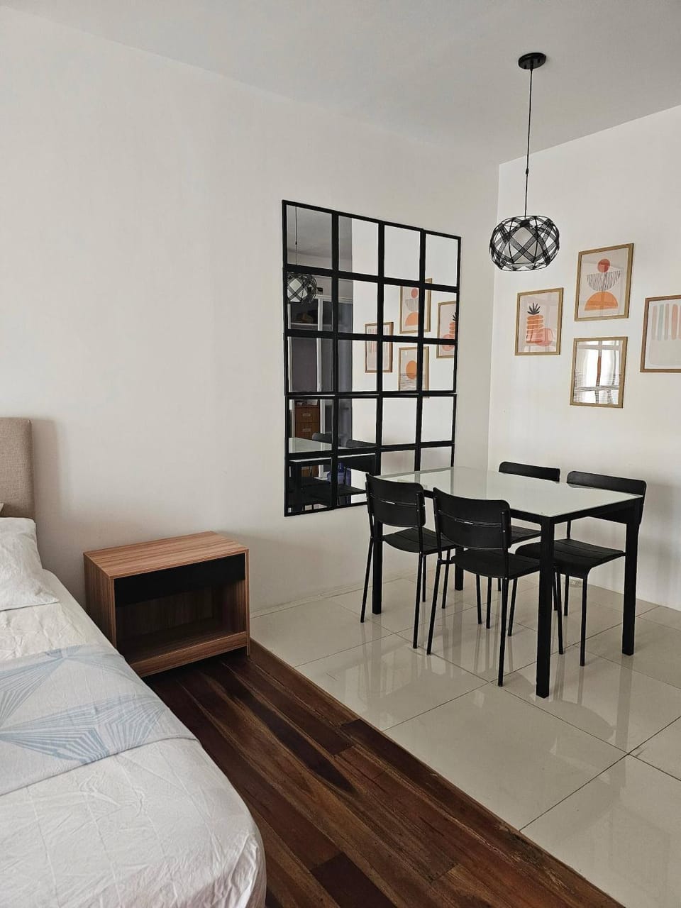 Bed, Dining area, Bedroom