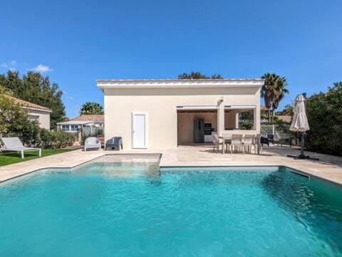 Balcony/Terrace, Swimming pool