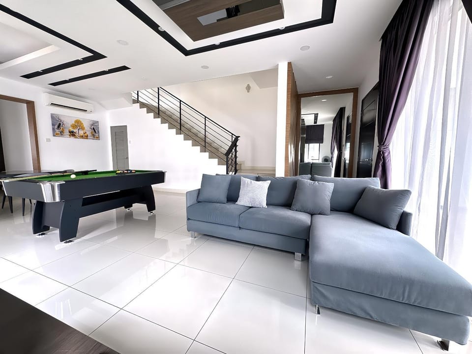 Living room, Evening entertainment