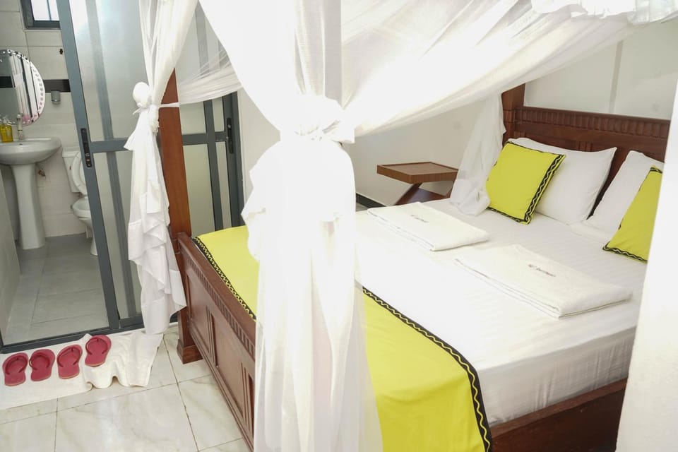 Bed, Bathroom, Bedroom