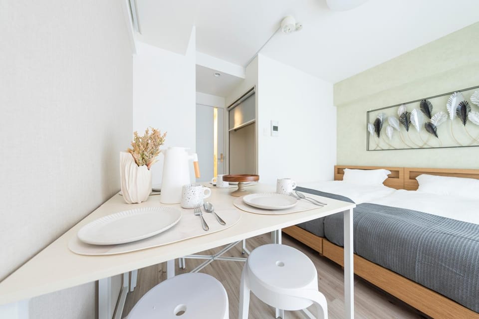 Photo of the whole room, Dining area, Bedroom