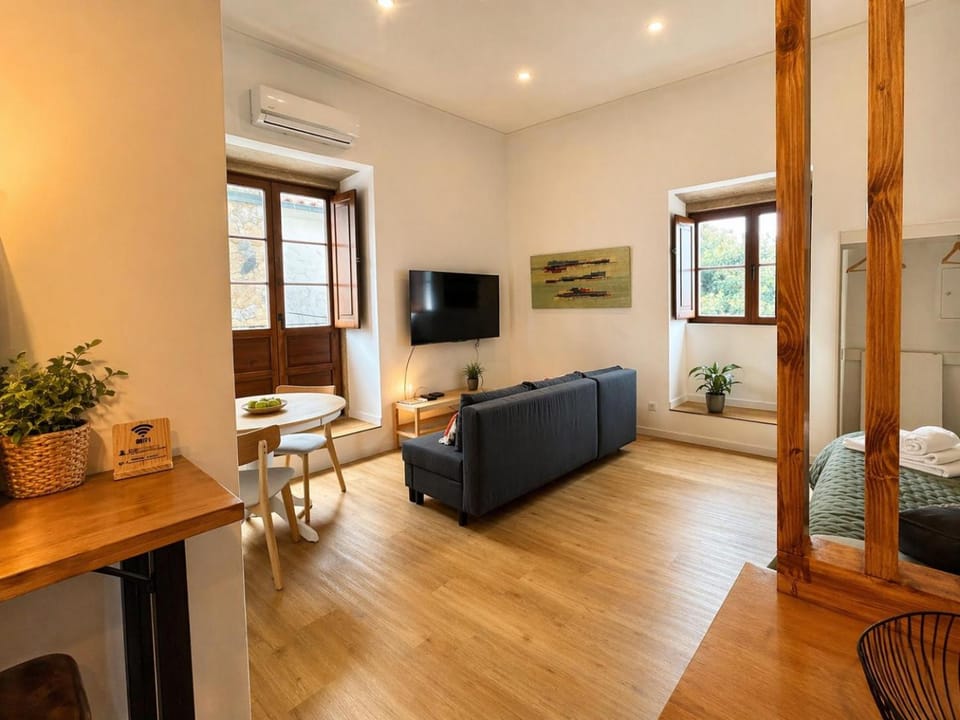 TV and multimedia, Living room, Dining area
