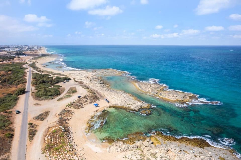 Mamad Achziv Stylish Beach Haven Apartment in North District