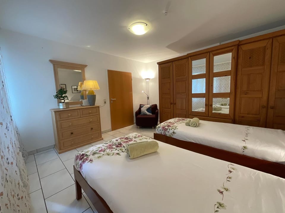 Bedroom, wardrobe