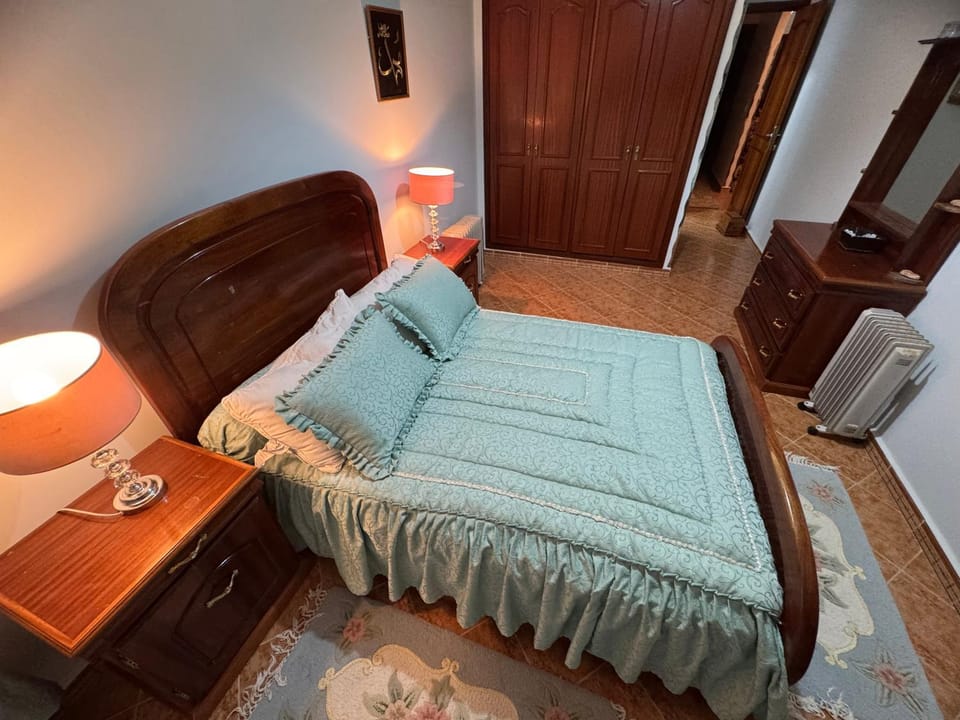 Bed, Photo of the whole room, Bedroom, wardrobe