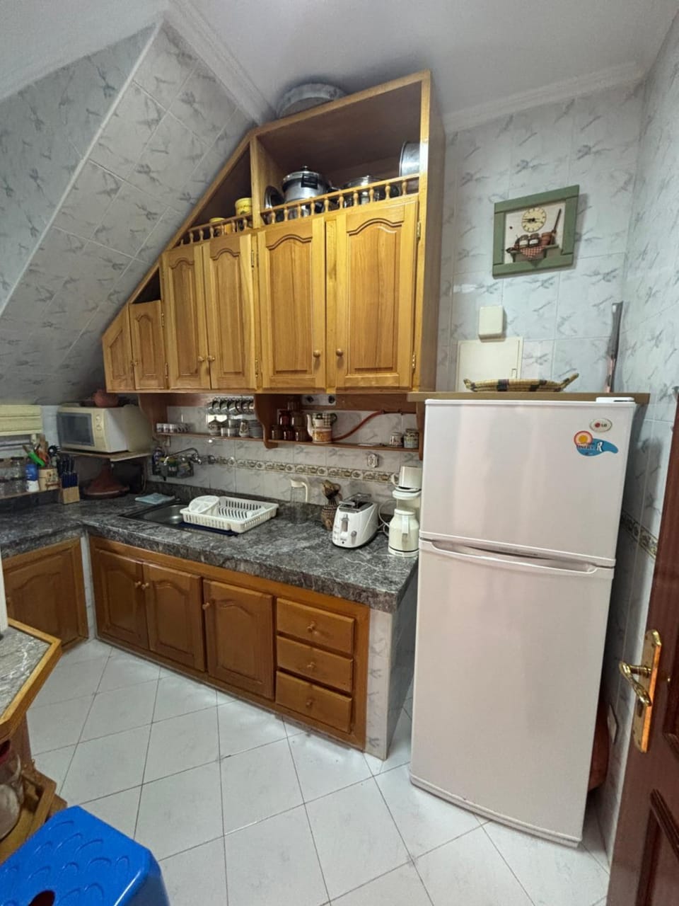 Kitchen or kitchenette, oven, stove