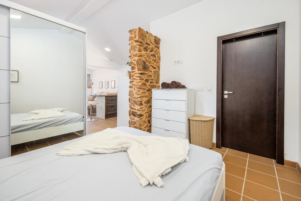 Bed, Photo of the whole room, Bedroom, towels, wardrobe