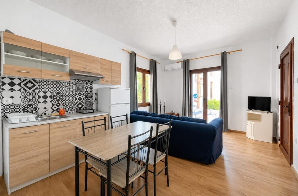 PROPERSTAY 105 - Seastep Flat Polychrono Apartment in Halkidiki