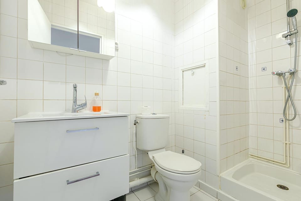 Shower, Toilet, Bathroom