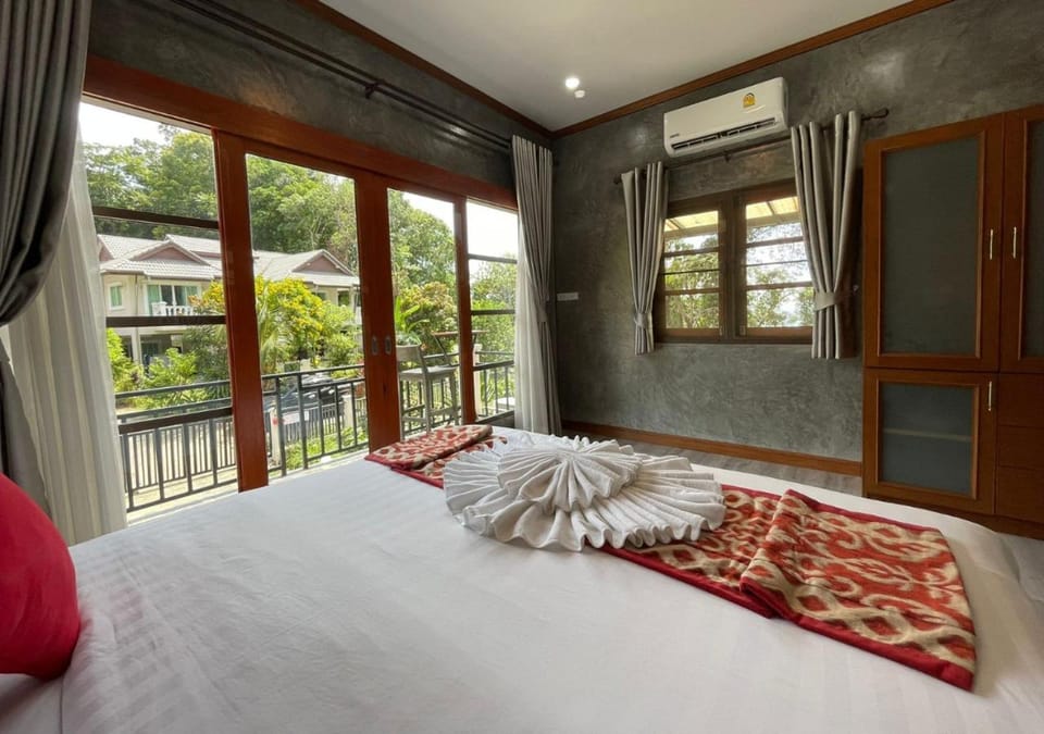 Charming and Exotic Seaview 2-Bedroom House in Patong Villa in Patong