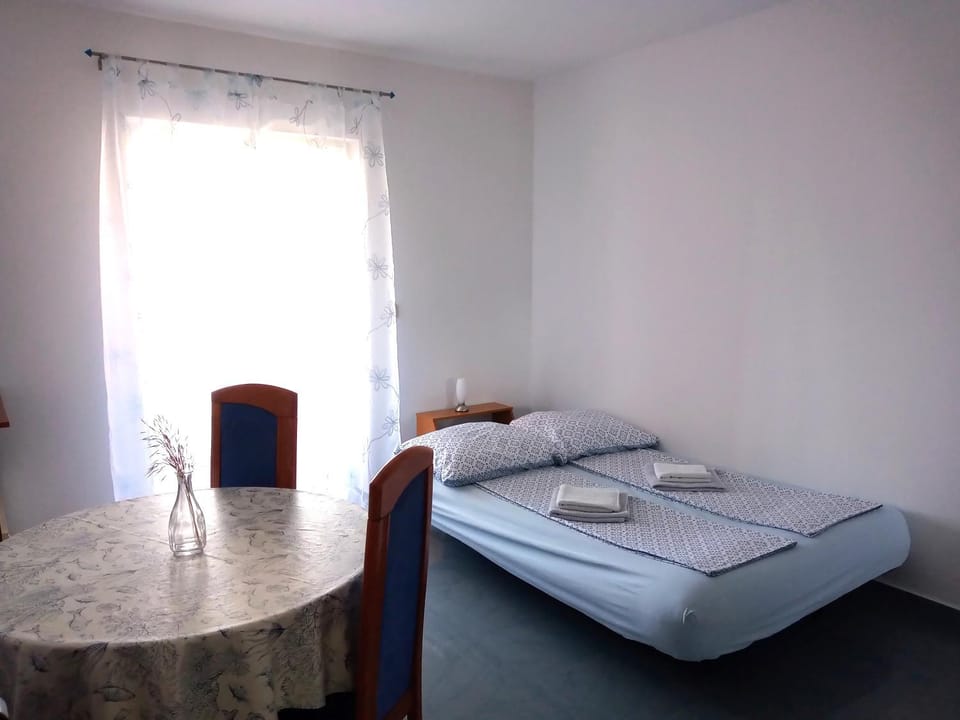 Bed, Living room, Dining area