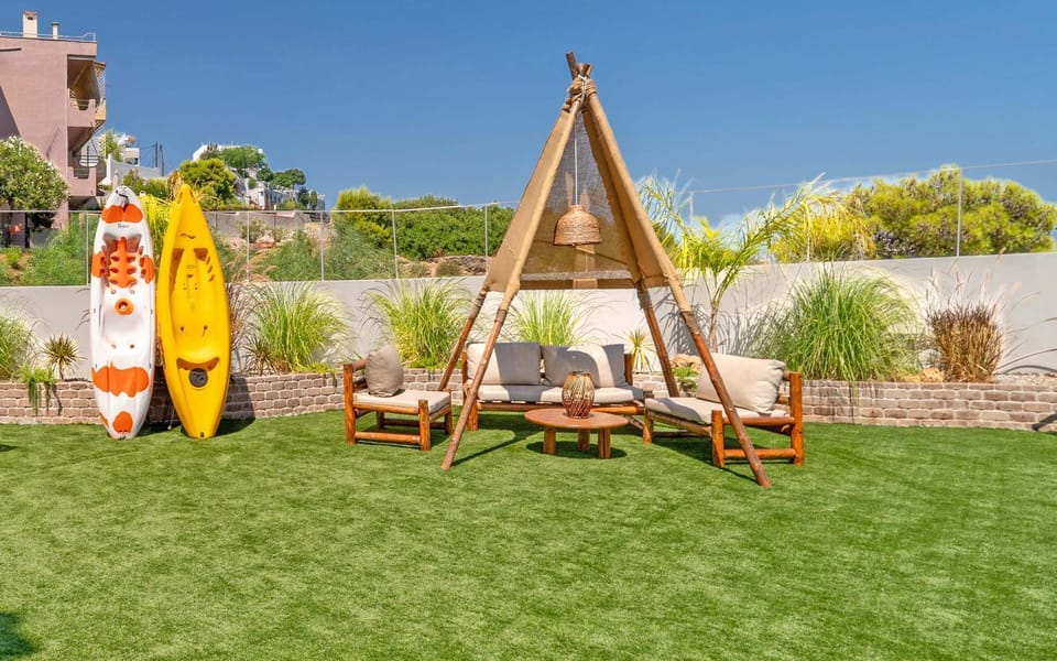 Day, Natural landscape, Garden, Garden view, sunbed