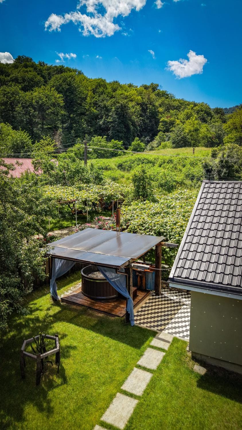 Barlogul Ursilor Ciubar&BBQ House in Romania