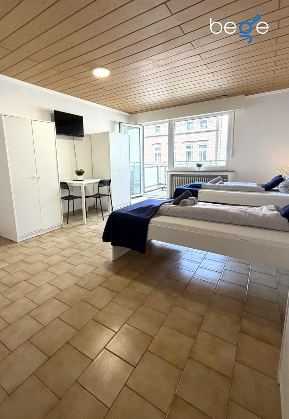 Bed, TV and multimedia, Photo of the whole room