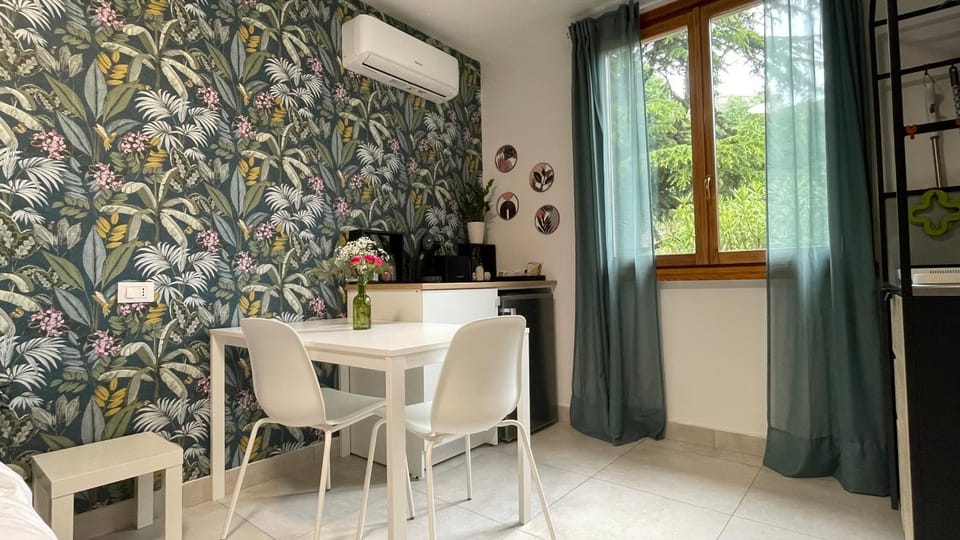 The Green Nest - pool & garden 5 minutes from Garda Apartment in Garda