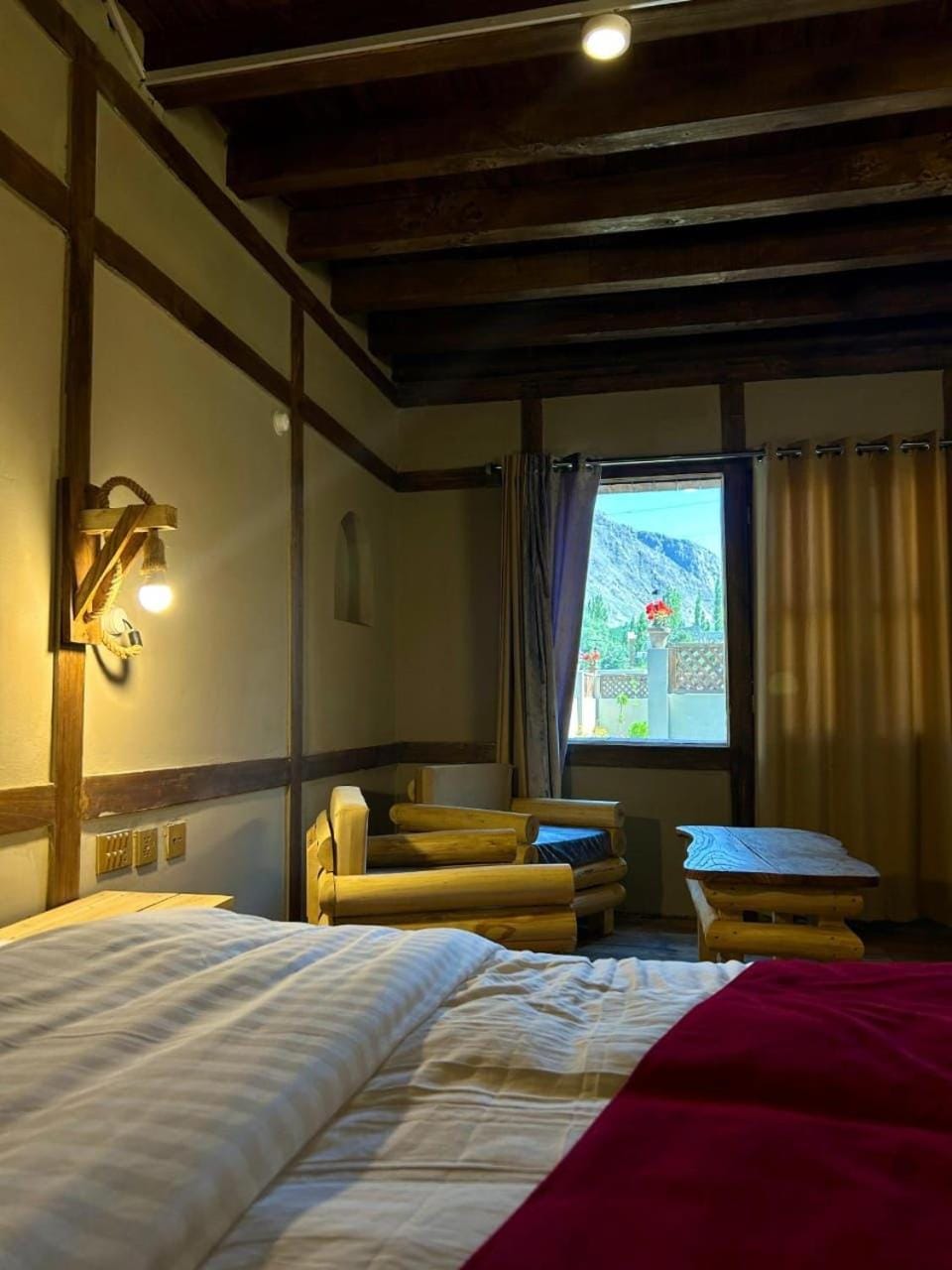Bed, Photo of the whole room, Bedroom, Mountain view, sunbed