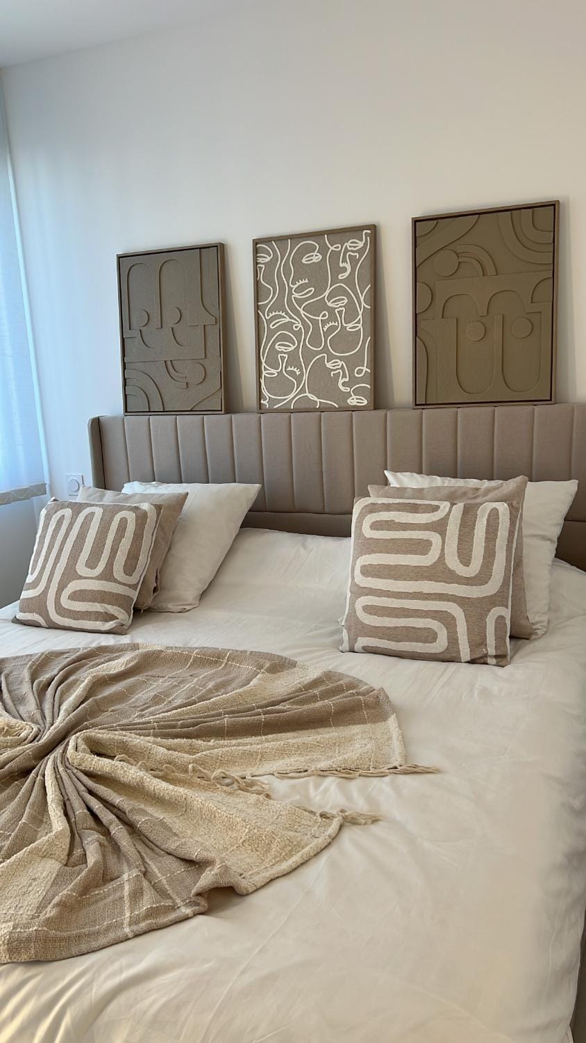 Bien calme et spacieux avec baignoire balneo Apartment in Bourgogne-Franche-Comté