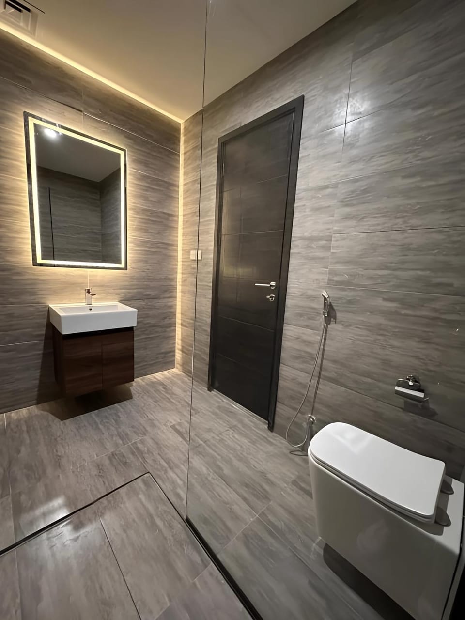 Shower, Toilet, Bathroom, towels
