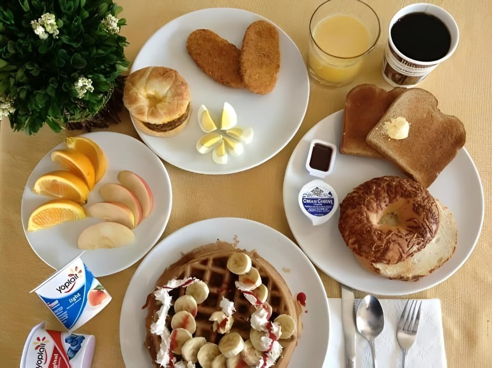 Food and drinks, Food, Breakfast, Continental breakfast