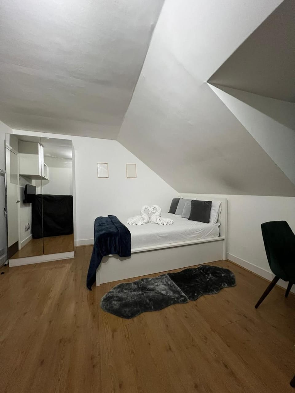 Bright & Stylish Studio Near Tube Station London Apartment in London Borough of Ealing