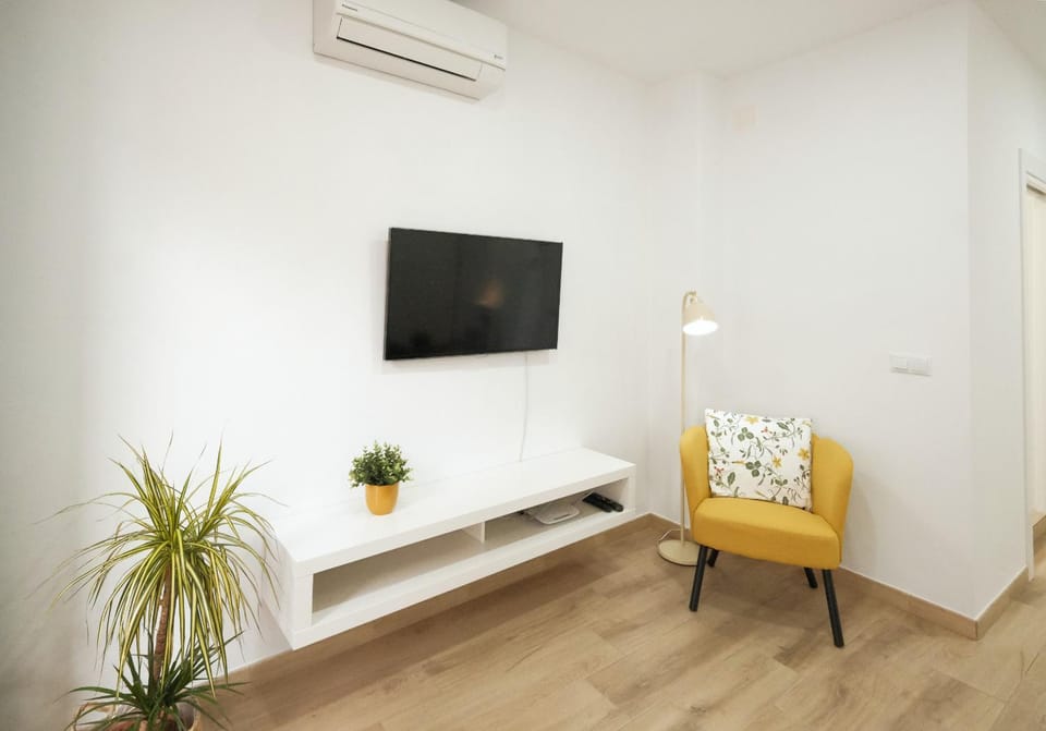 Communal lounge/ TV room, Living room
