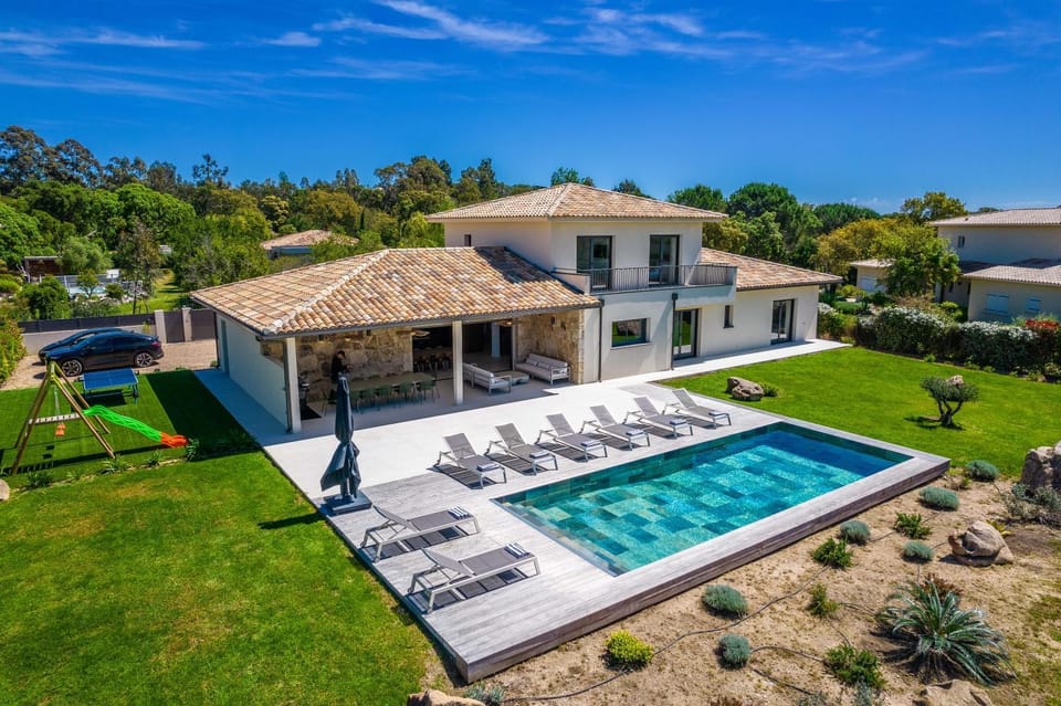 Property building, Natural landscape, Garden, Garden view, Pool view, Swimming pool