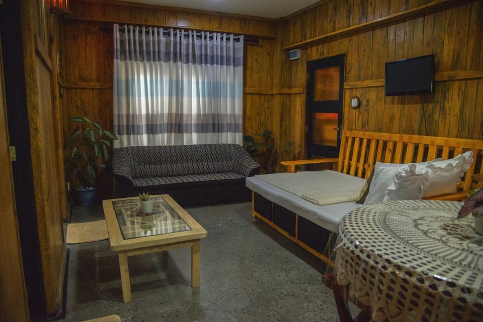 Communal lounge/ TV room, Living room, Seating area