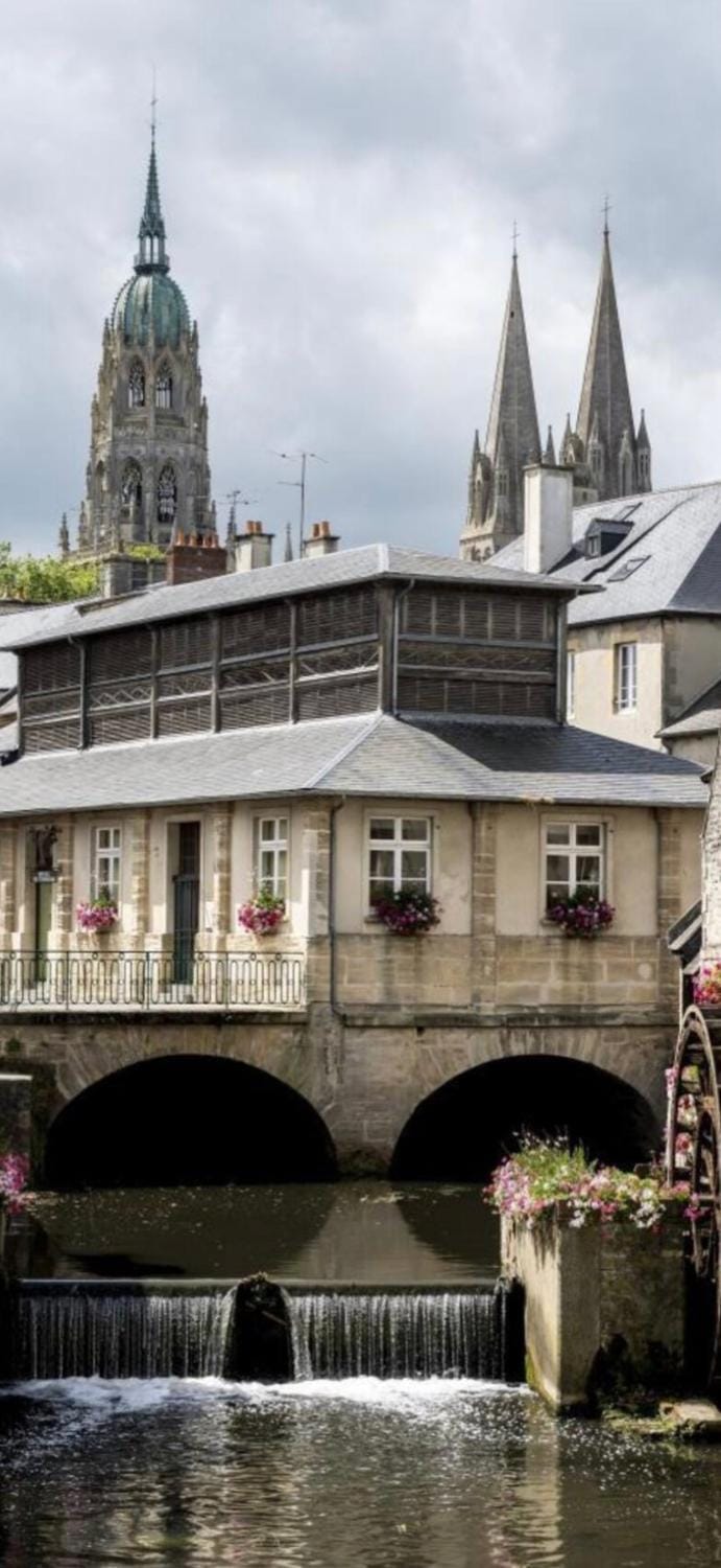 Les Hirondelles House in Bayeux