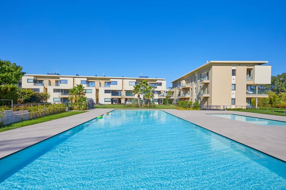 Swimming pool, Swimming pool