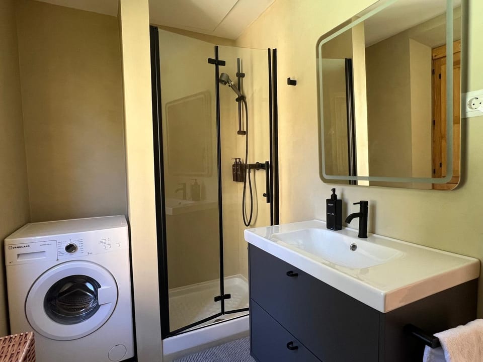 Shower, Bathroom, washing machine