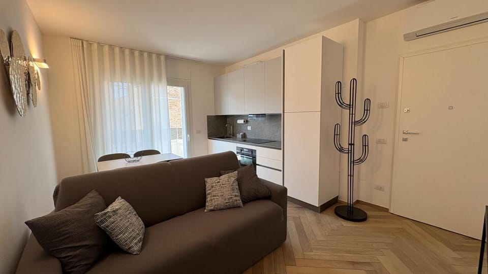Balcony/Terrace, Kitchen or kitchenette, Living room, Dining area