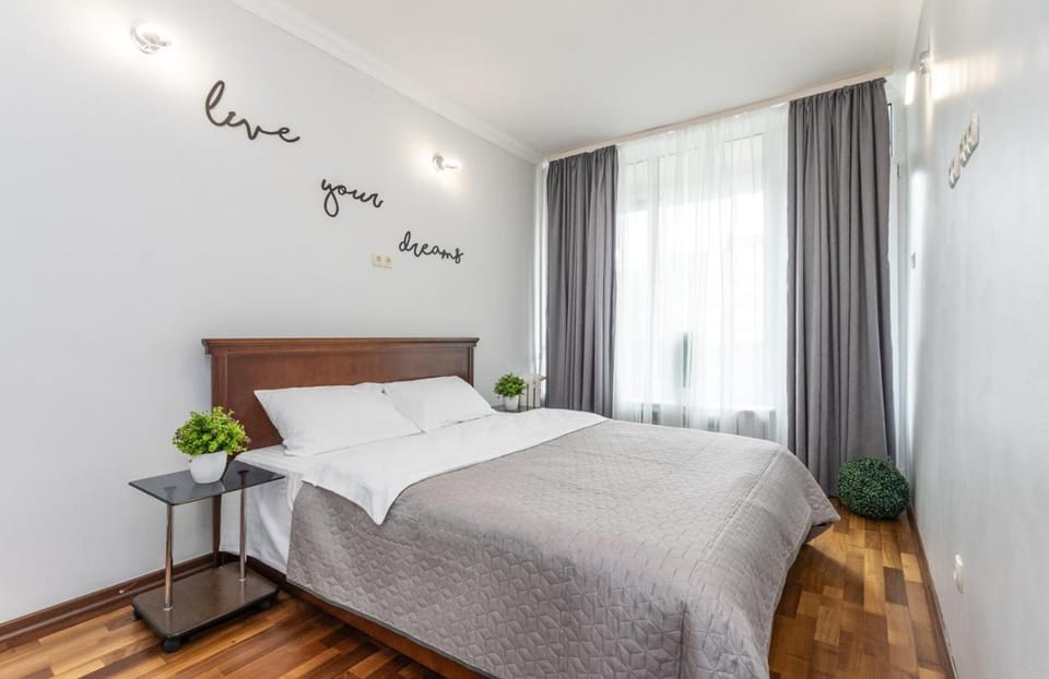 2 rooms Lux Apartment near The Gulliver Mall Apartment in Kiev City - Kyiv
