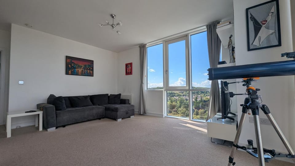 Stylish 2BR Serviced Apartment by Ellbee Apartments Apartment in Hemel Hempstead